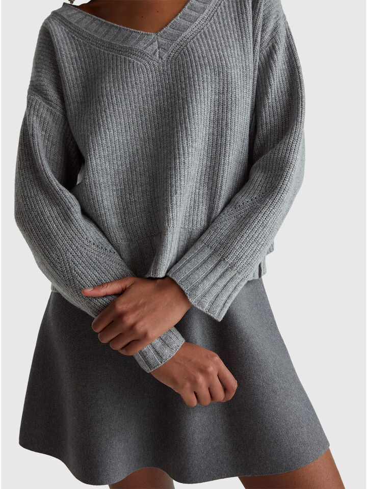 V NECK SWEATER L/S Women image number 4